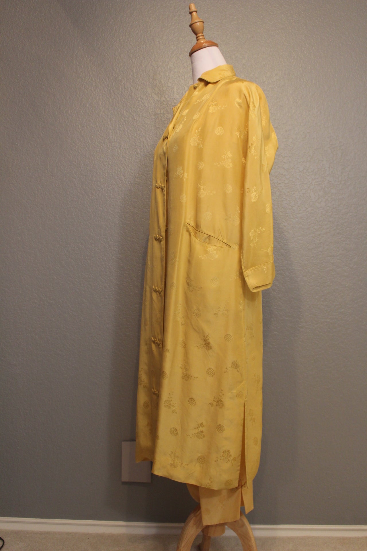 Royal Crown Embossed Yellow Silk Pants, Shirt and Jacket 100% Silk - Small (SM)