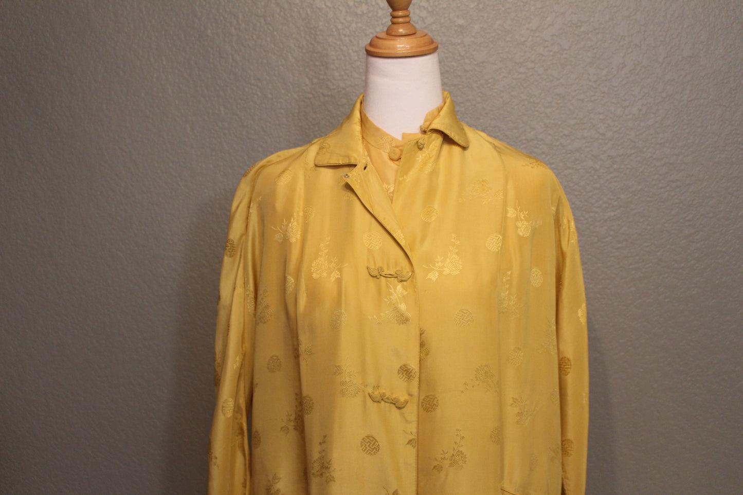 Royal Crown Embossed Yellow Silk Pants, Shirt and Jacket 100% Silk - Small (SM)