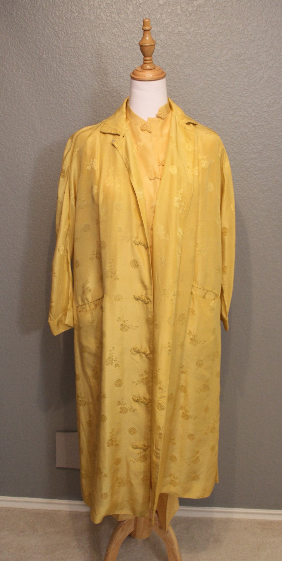 Royal Crown Embossed Yellow Silk Pants, Shirt and Jacket 100% Silk - Small (SM)