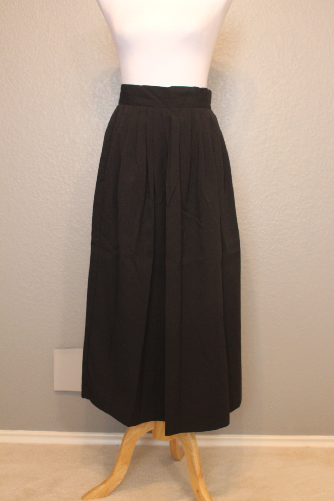 Sierra Black Slim 80's Skirt  (XS)