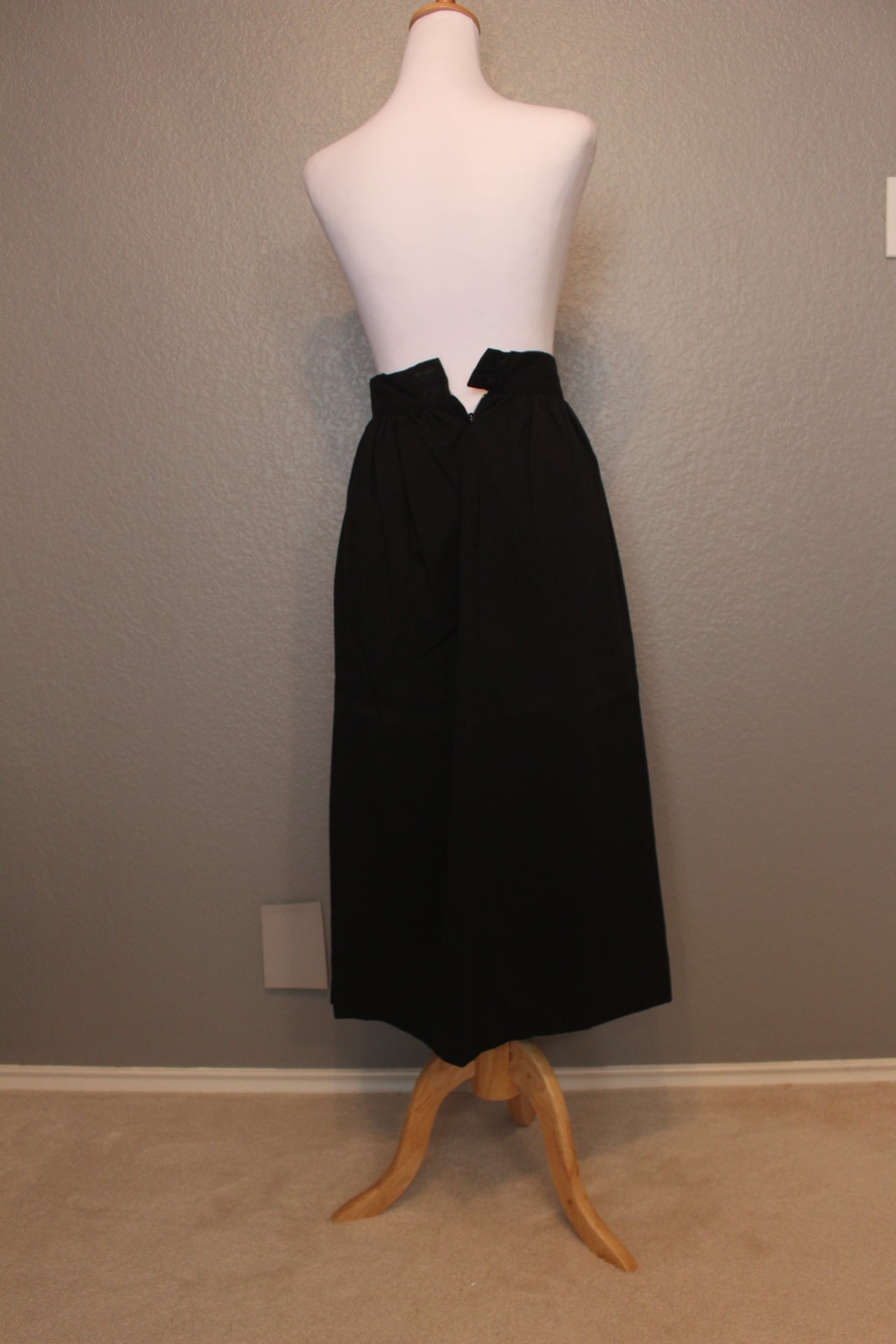 Sierra Black Slim 80's Skirt  (XS)