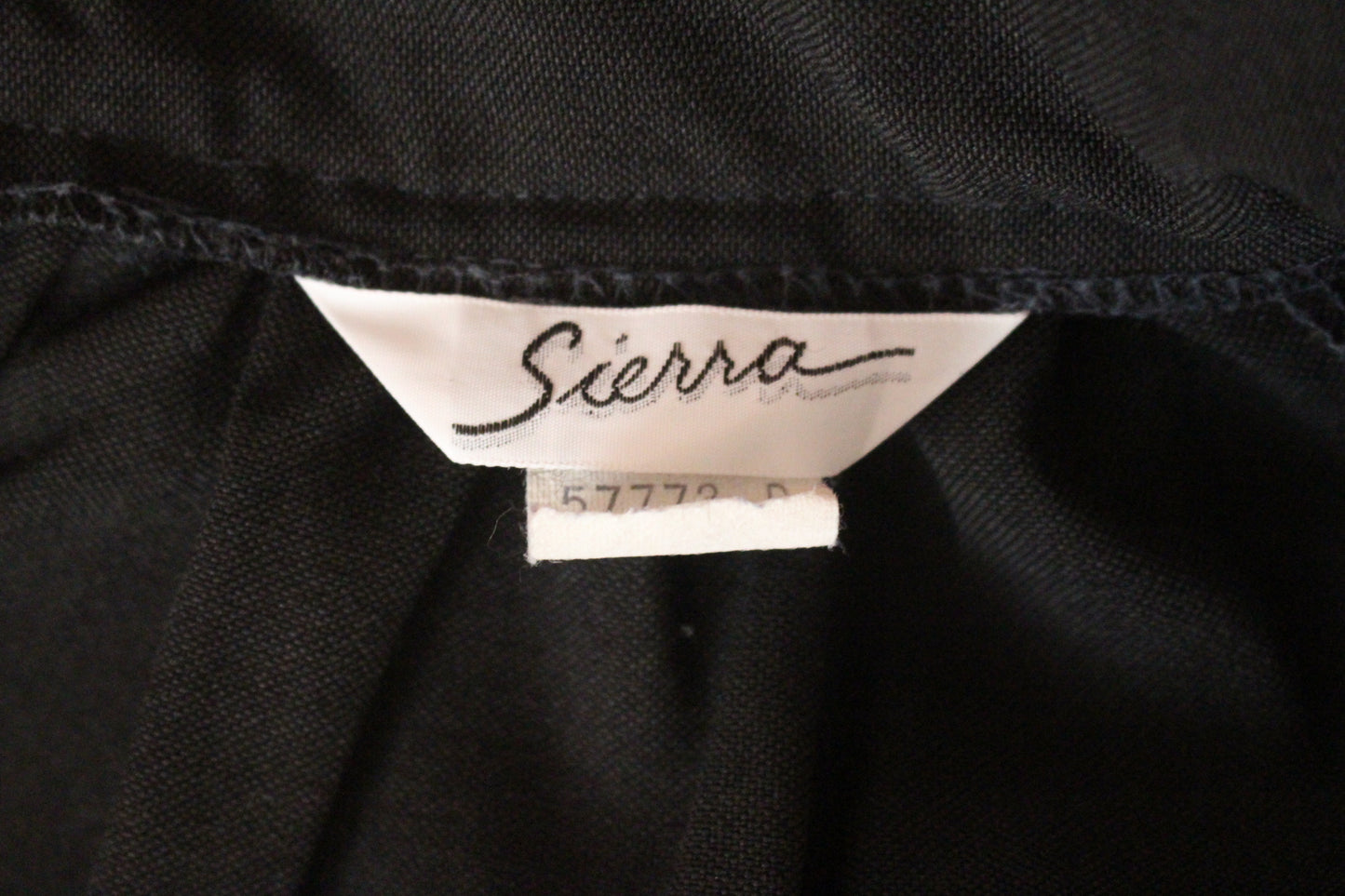 Sierra Black Slim 80's Skirt  (XS)