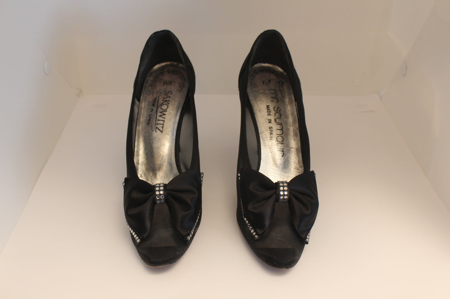 Sakowitz Black Formal Cocktail Shoes with Mesh Sides and Bows, Size 7