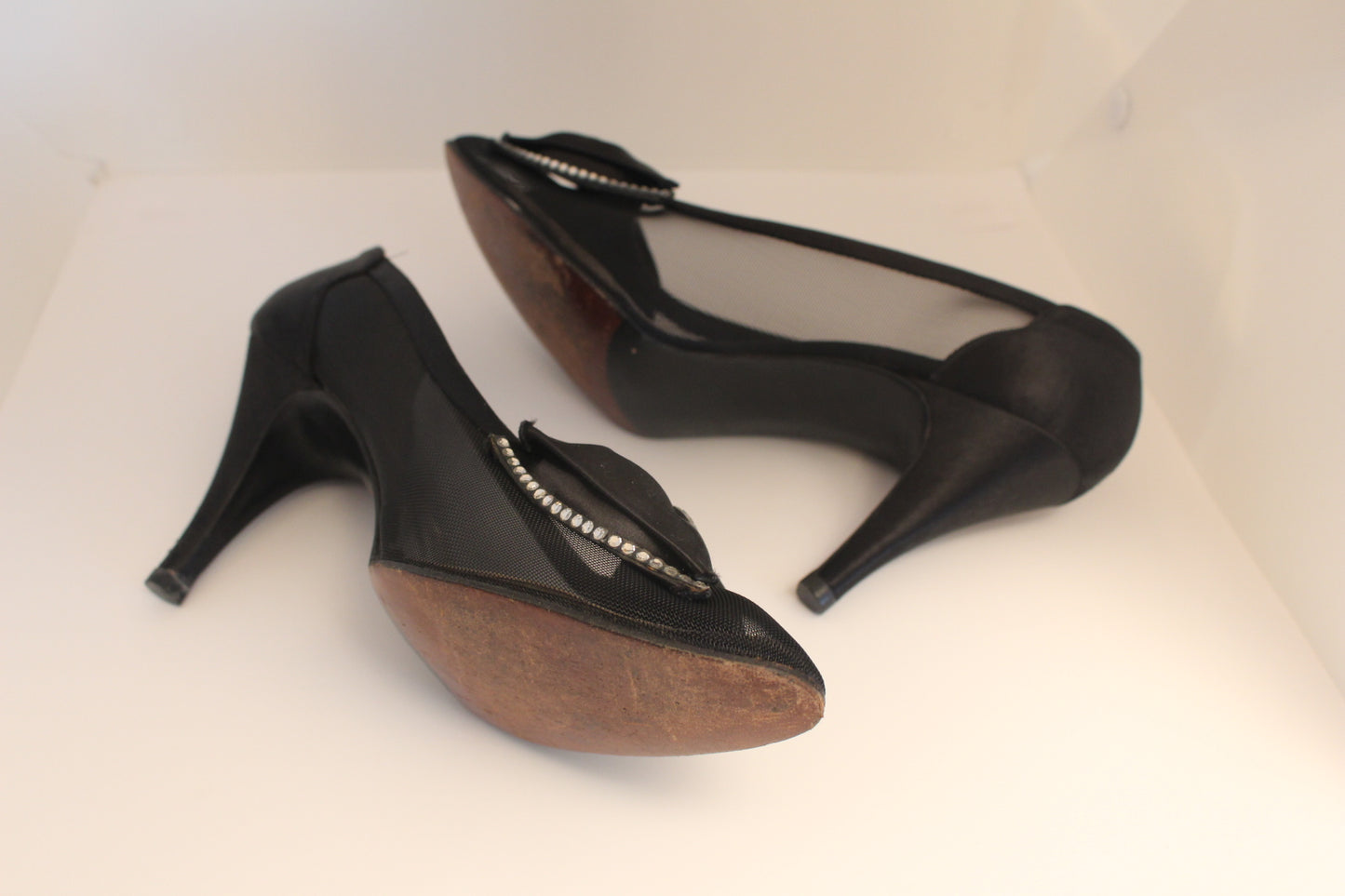 Sakowitz Black Formal Cocktail Shoes with Mesh Sides and Bows, Size 7