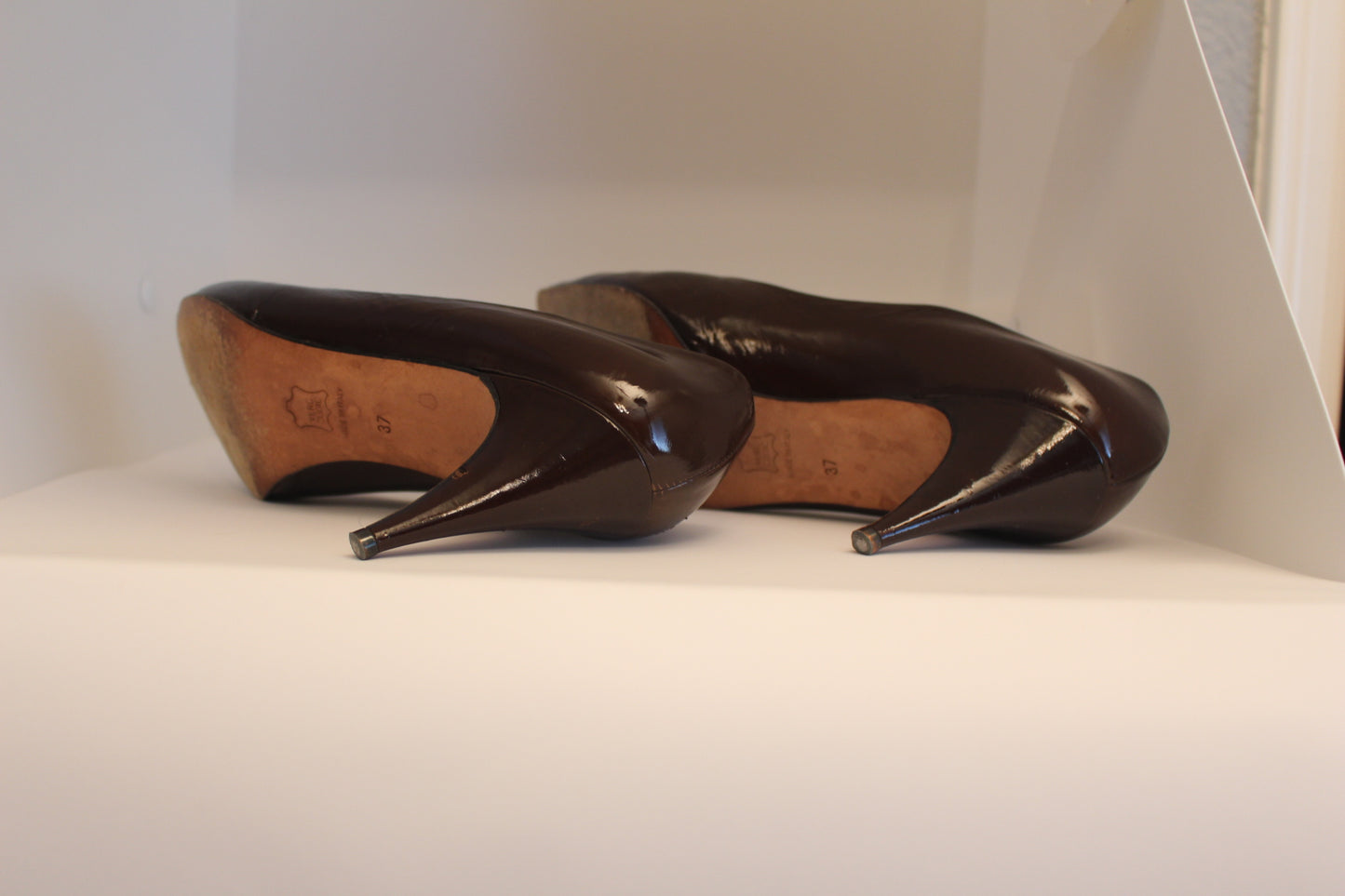 Emanuel Ungaro Patent Leather Brown Pumps, Made in Paris, Size 37 EU,  6 1/2" USA