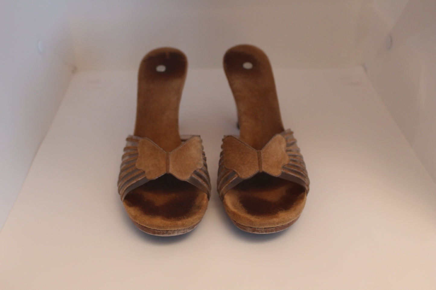 Brown 70's butterfly clog shoes, Size 7.