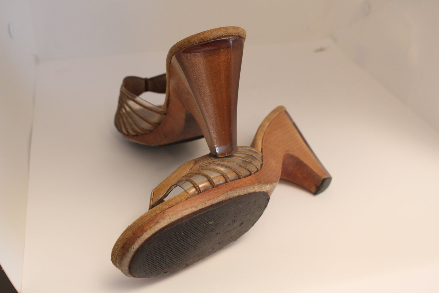 Brown 70's butterfly clog shoes, Size 7.
