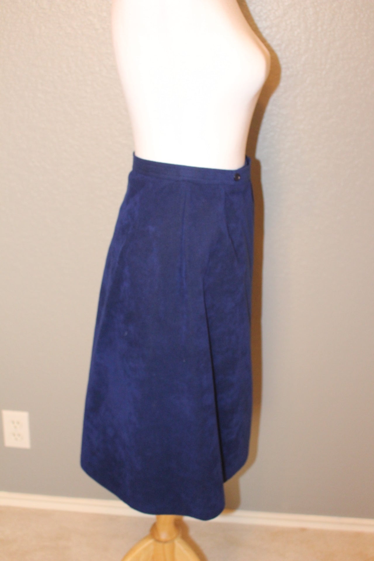 Halston Designer Royal Blue Suede Skirt (SM)