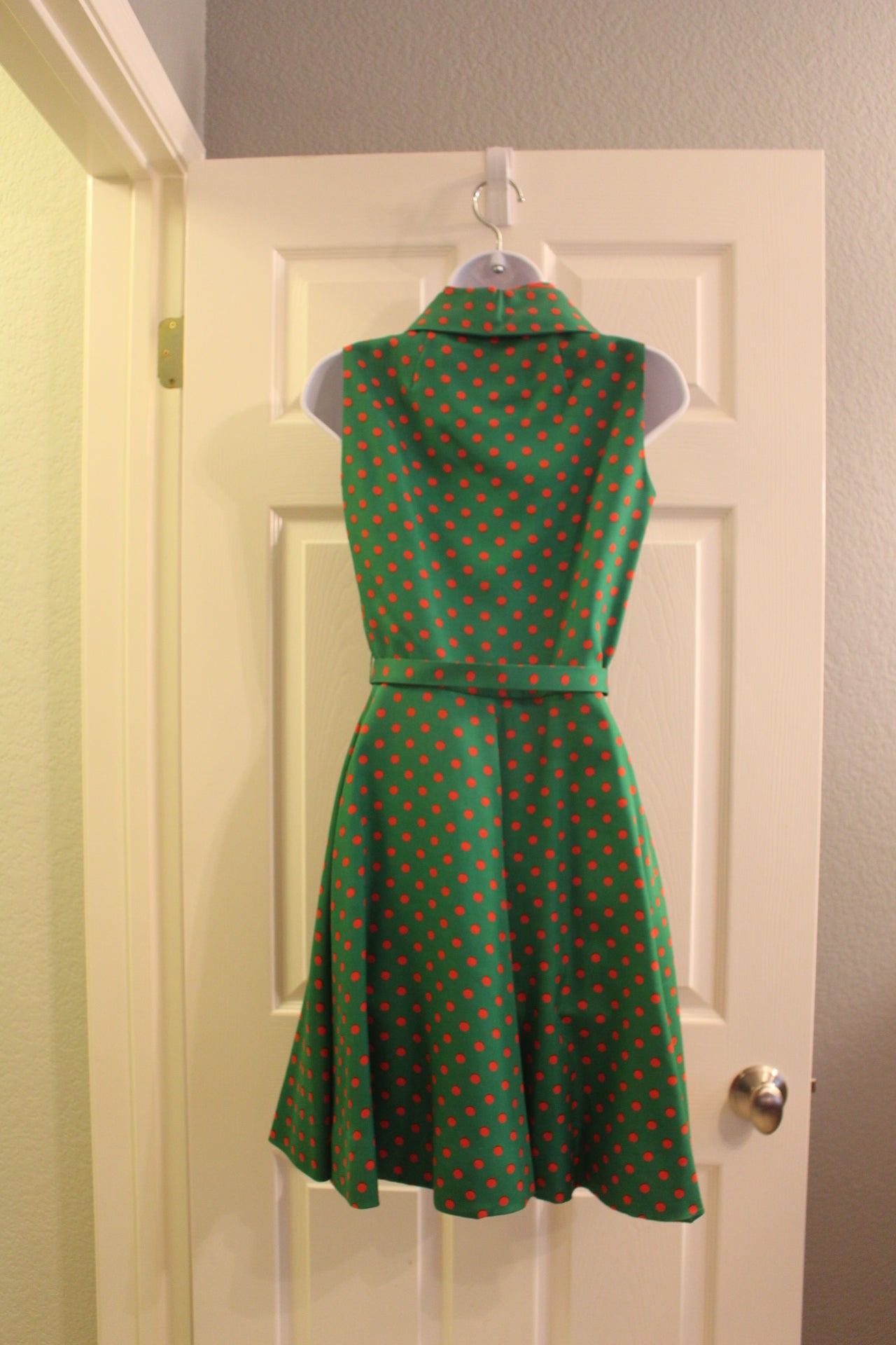 Geoffrey Beene Sleeveless Green Dress with Red Polka Dot (XS)