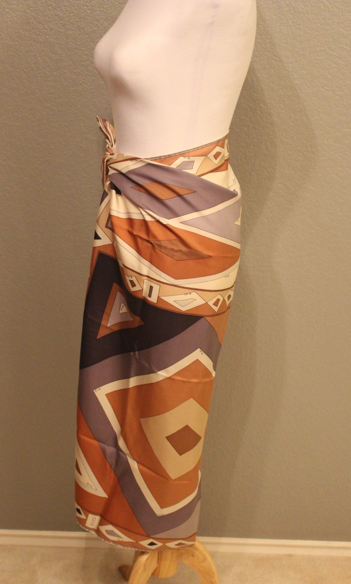 Pucci Designer Patterned, 100% rare Silk Vintage Scarf that can be worn may ways! Made in Italy.