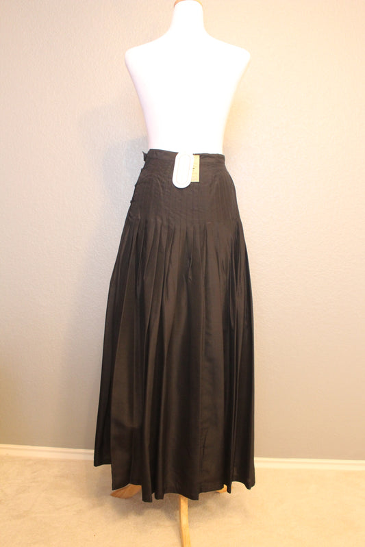 Vintage Adrienne Vittadini Sakowitz New Black Pleated Formal Silk Skirt from 1980s Size 4 (SM)