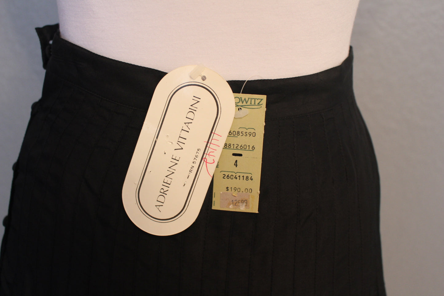 Vintage Adrienne Vittadini Sakowitz 80's "New" Black pleated Fromal Skirt Size 4 (SM)